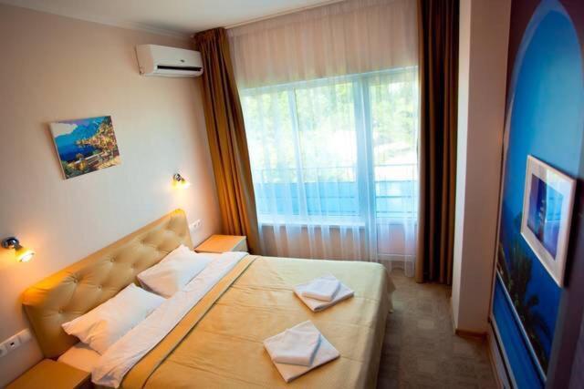 Iceberg Hotell Pizunda Exteriör bild